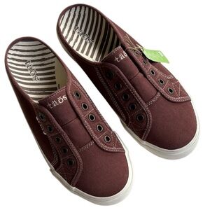 NWT Taos EZ Soul Mule Sneakers Brown
Size 7.5